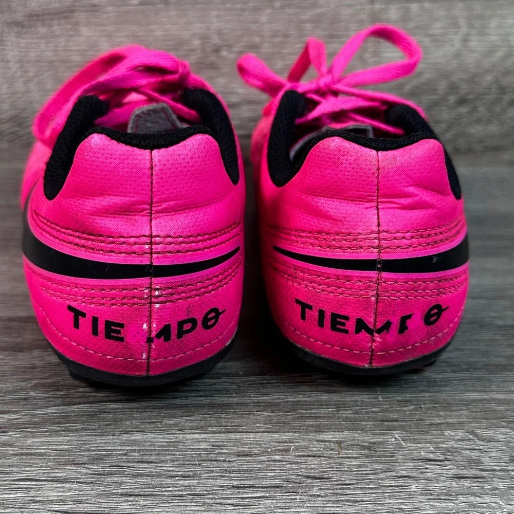 Nike Soccer Cleats Kids 13C Tiempo Legend 8 Club MG Pink Black AT5881-606